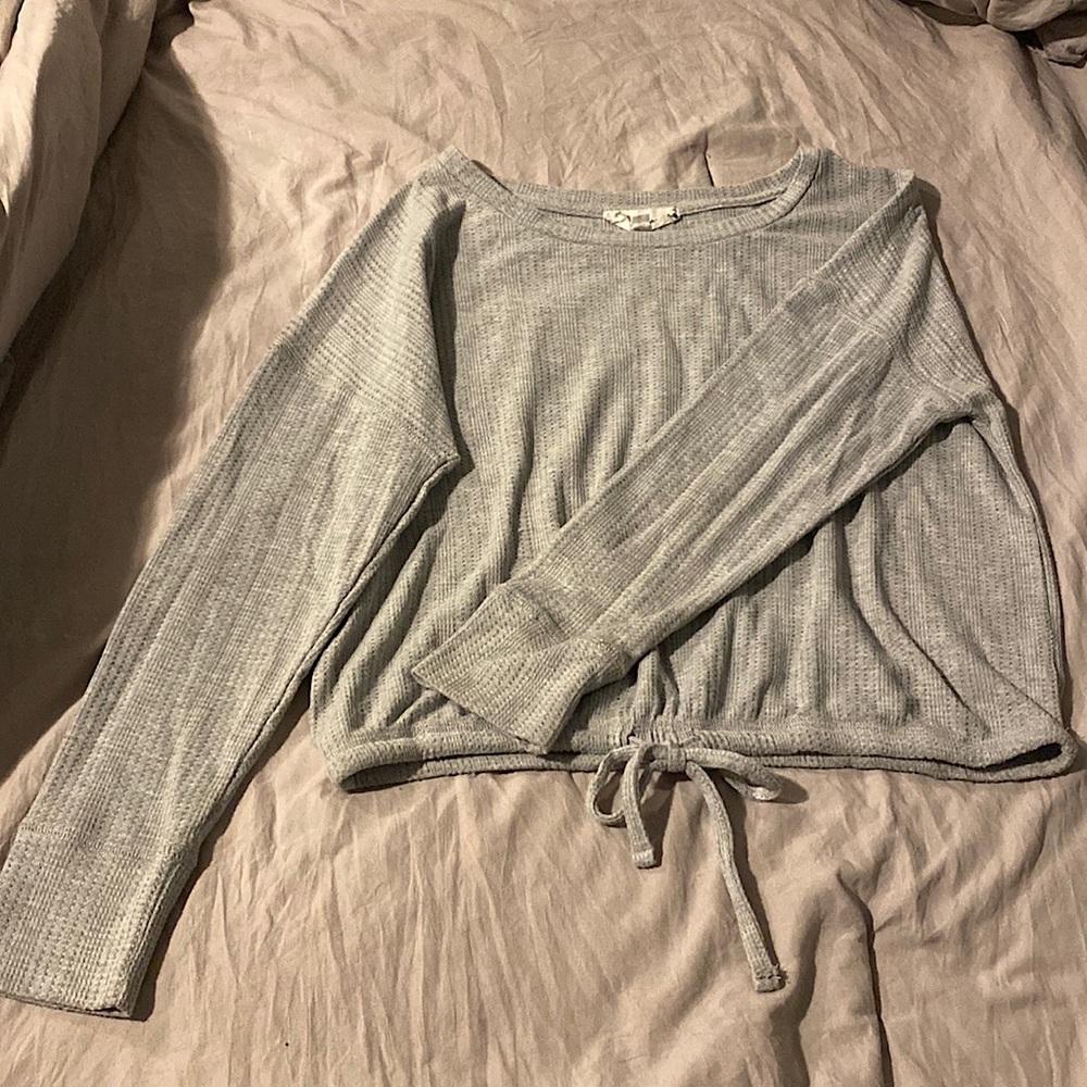Light grey cropped Pink Rose long sleeve